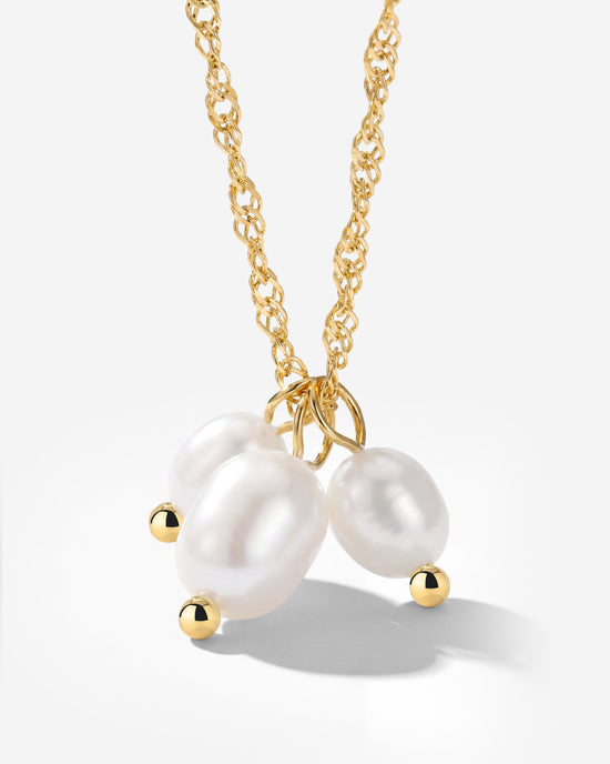 Tres Perlas Necklace