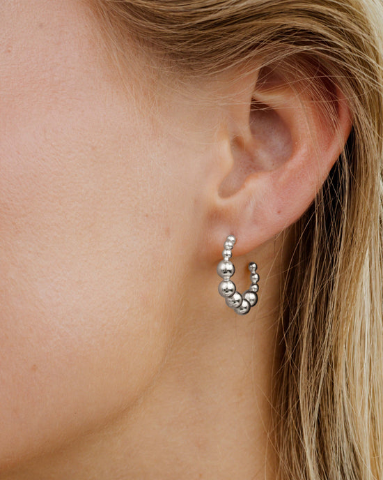 Infinite Beads Hoop Studs Silber