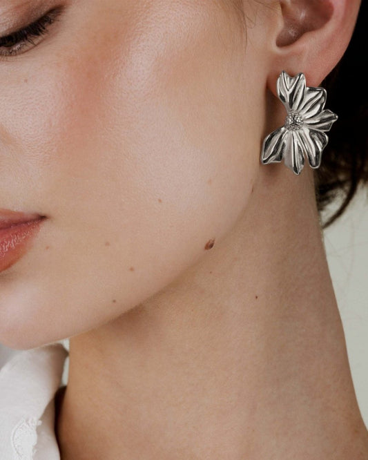 Eternal Bloom Studs Silber