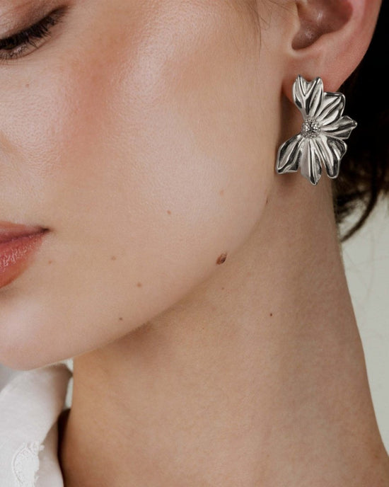 Eternal Bloom Studs Silber