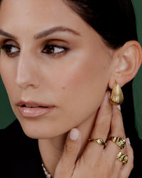 [[Farbe:Gold,shopthelook]]