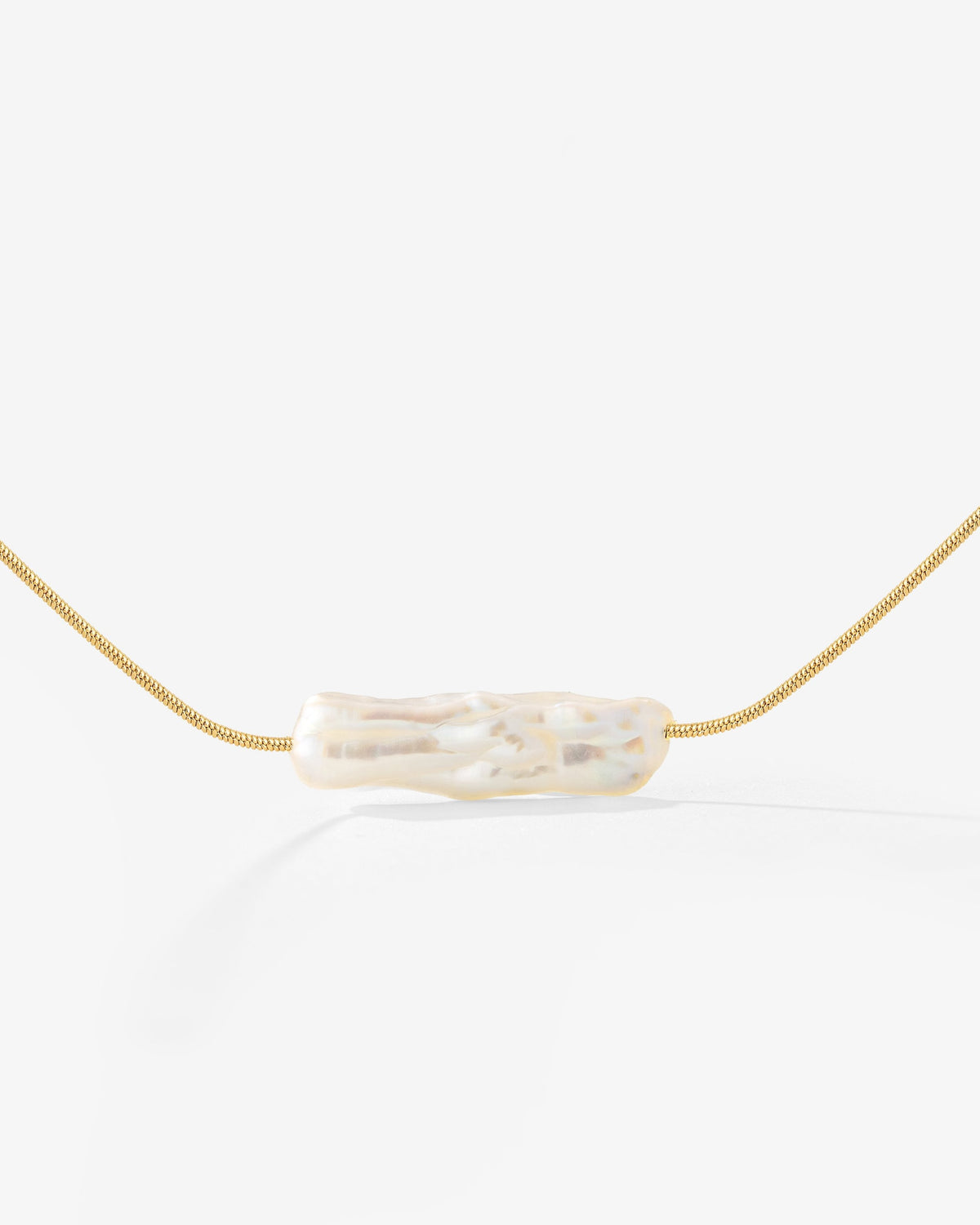 Luminous Pearl Choker Gold