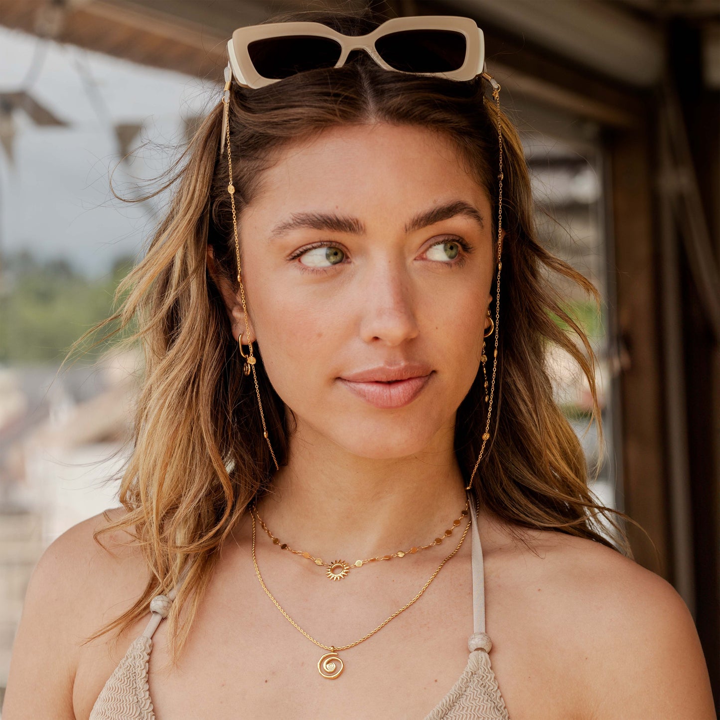 [[Farbe:Gold,shopthelook]]