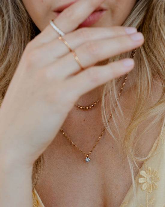 Sparkling Blue Petal Necklace Roségold