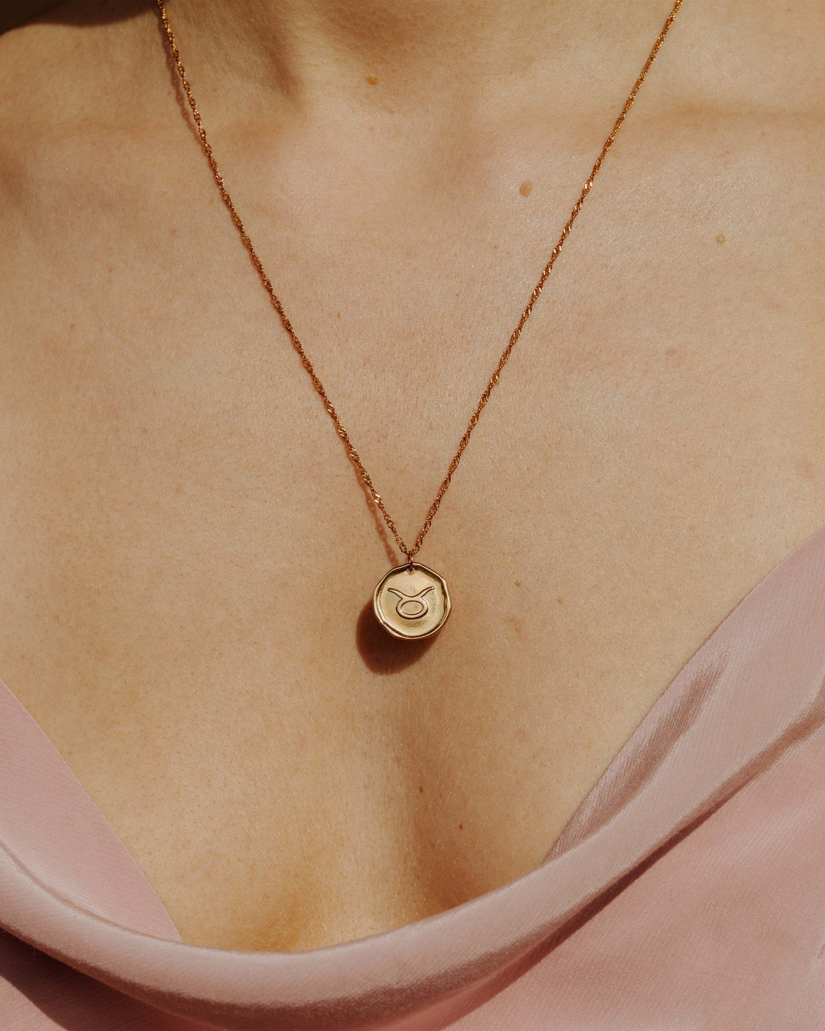 [[Farbe:Roségold]]