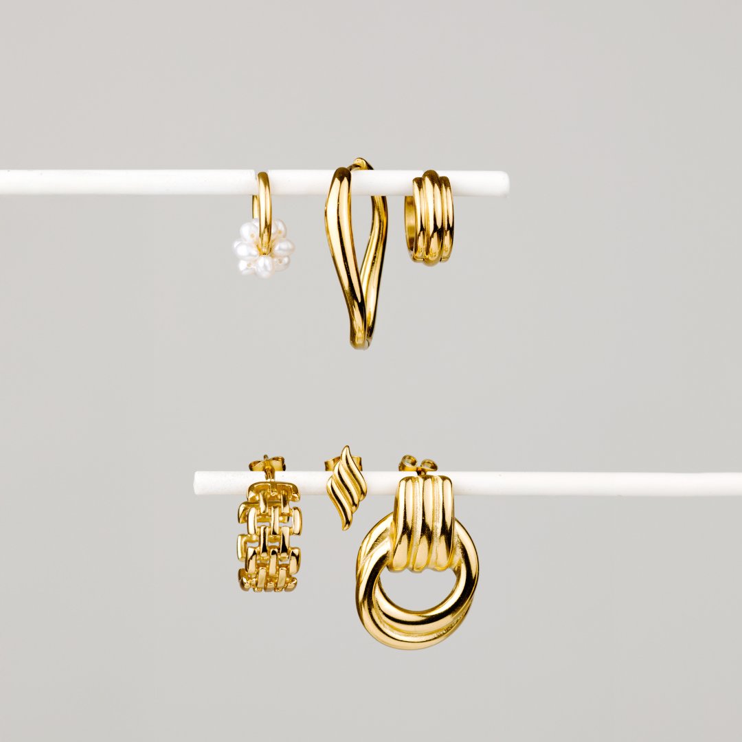 Timeless Oval Hoops Gold