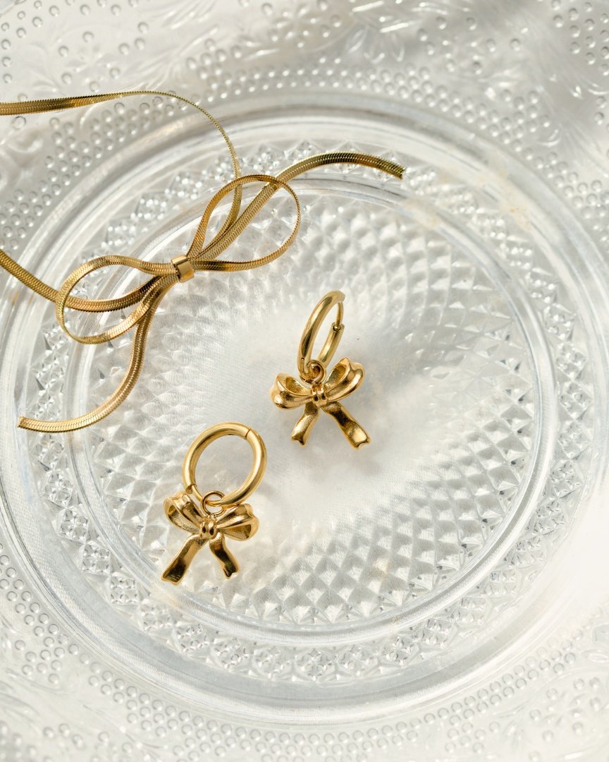 Sweet Bow Necklace Gold