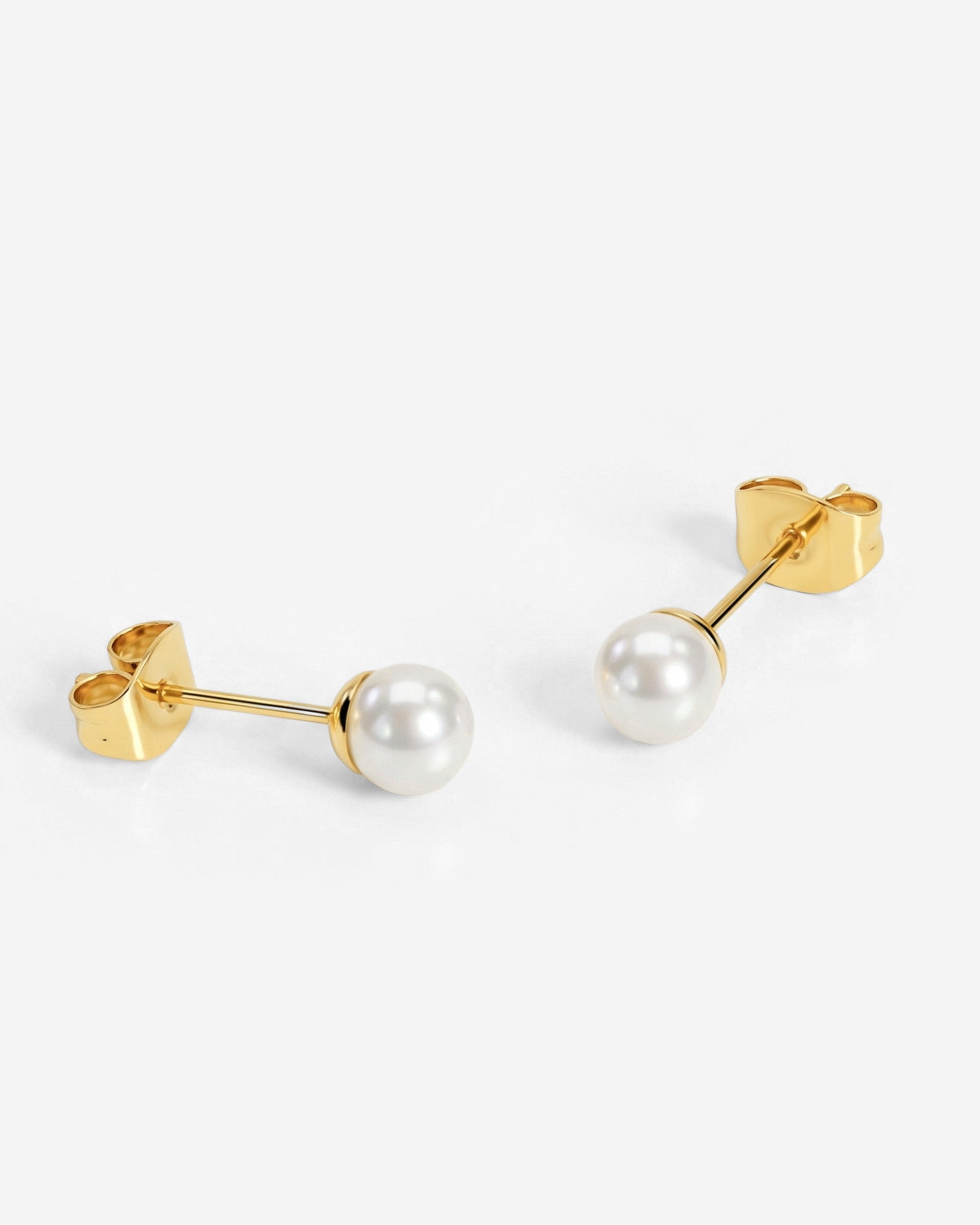 Pretty Pearl Studs Gold