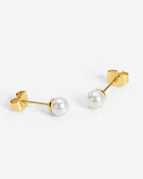 Pretty Pearl Studs Gold