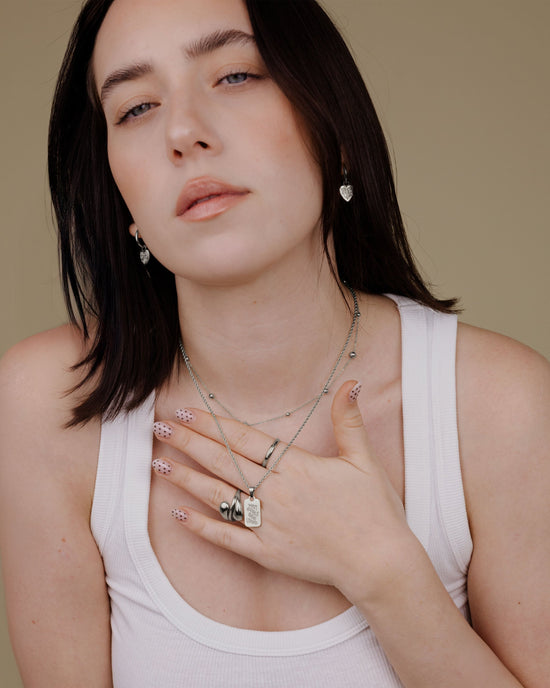 Hot girls are loud Necklace Silber