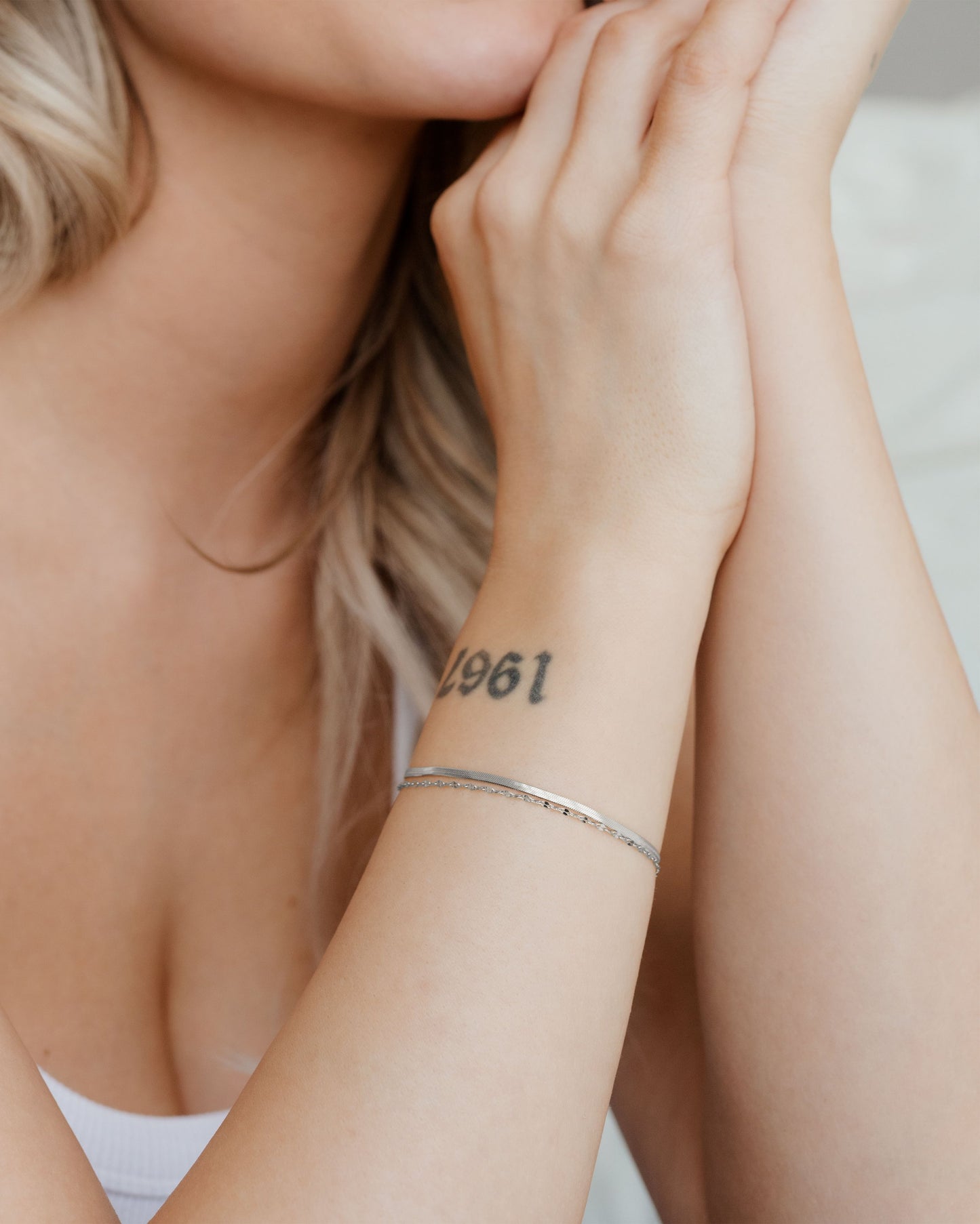 [[Farbe:Silber,shopthelook]]