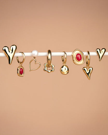 Melting Heart Pearl Studs Gold