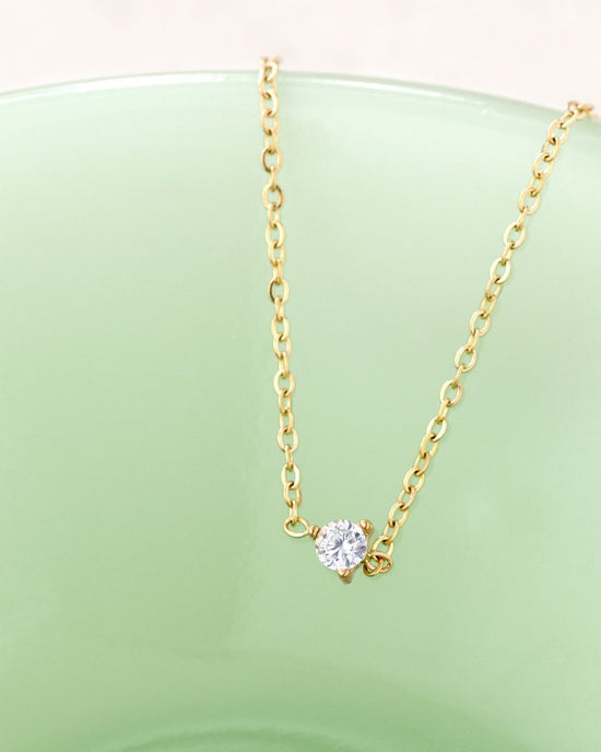 Solitaire Stone Choker Gold