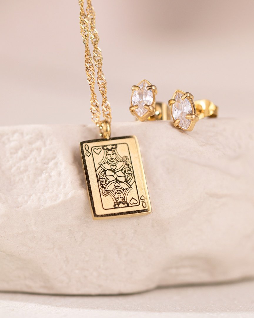 Like a Queen Necklace Gold
