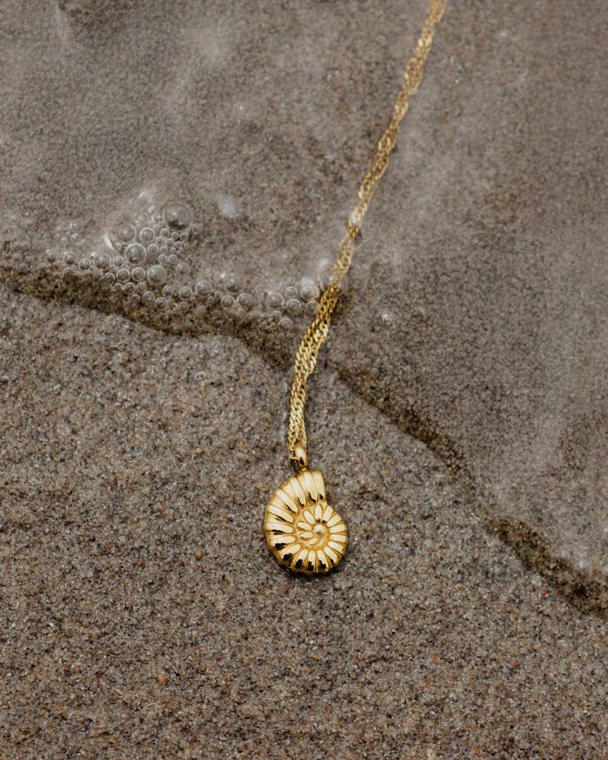 Siren's Spell Necklace Gold