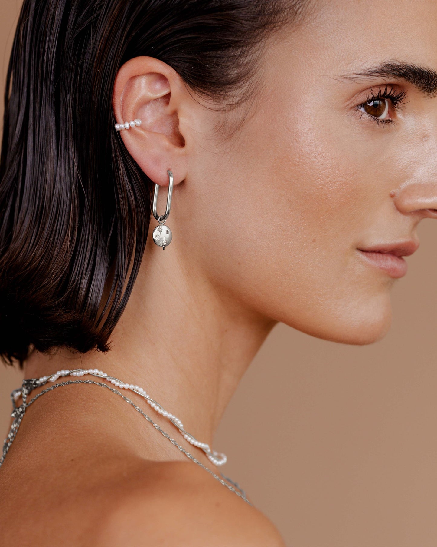 [[Farbe:Silber,shopthelook]]