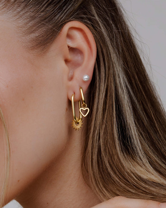 Pretty Pearl Studs Gold