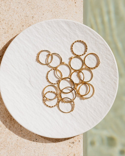 Tiny Romance Ring Gold