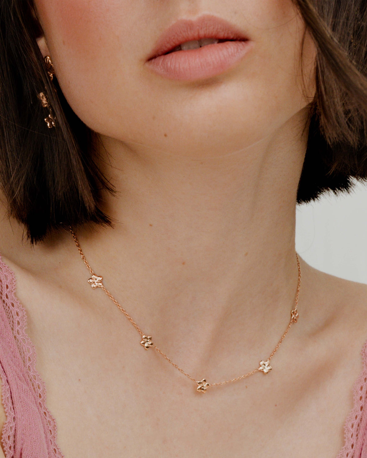 [[Farbe:Roségold,Tragebild]]