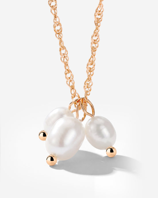 Tres Perlas Necklace