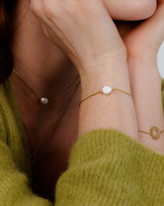 Minimalist Pearl Bracelet Gold