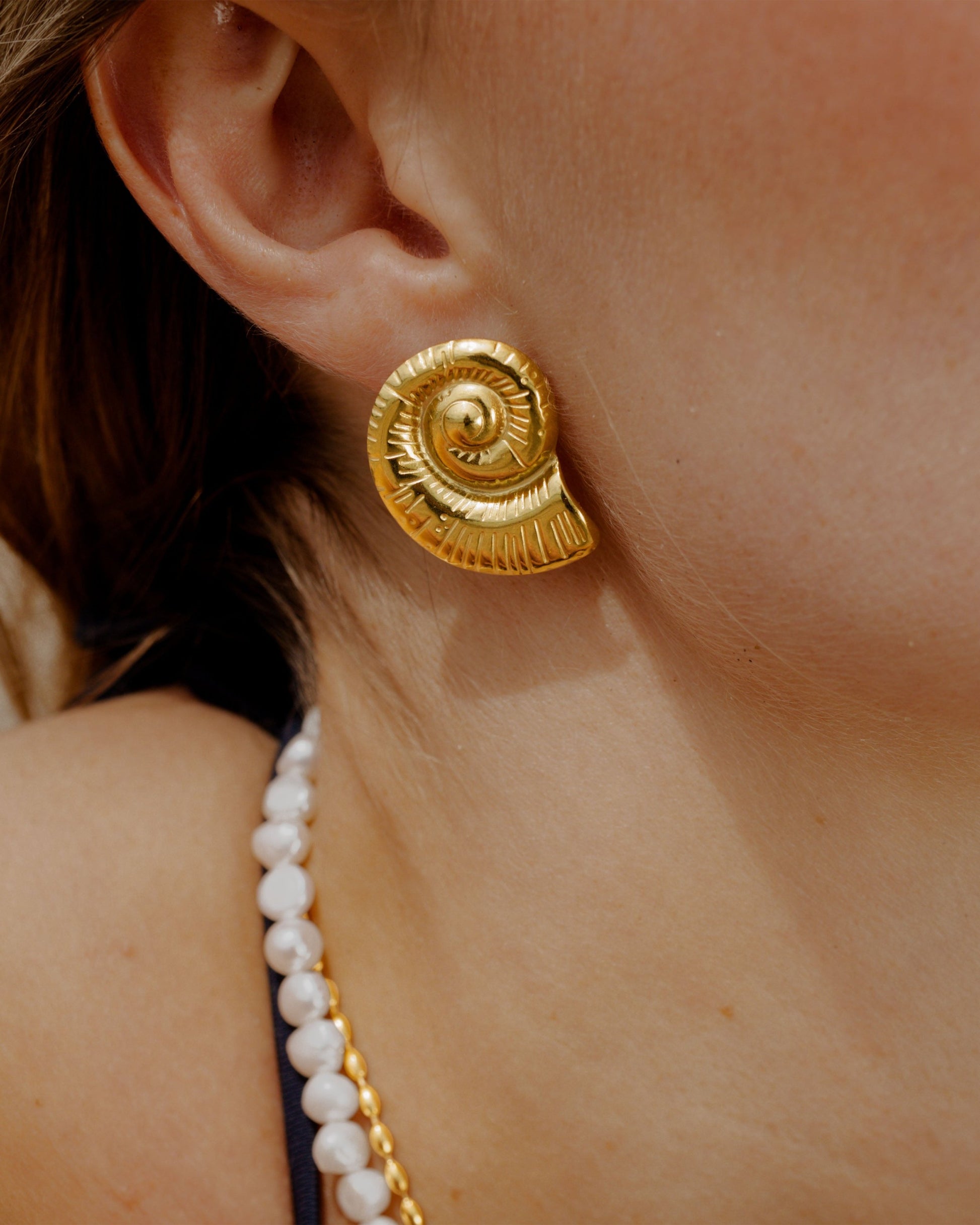 Siren's Spell Studs Gold