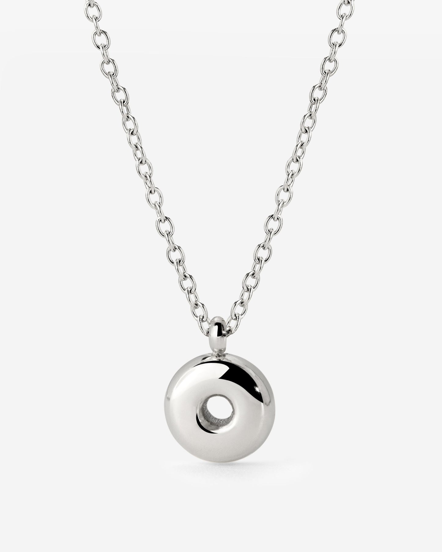 [[Farbe:Silber,Buchstabe:O]]