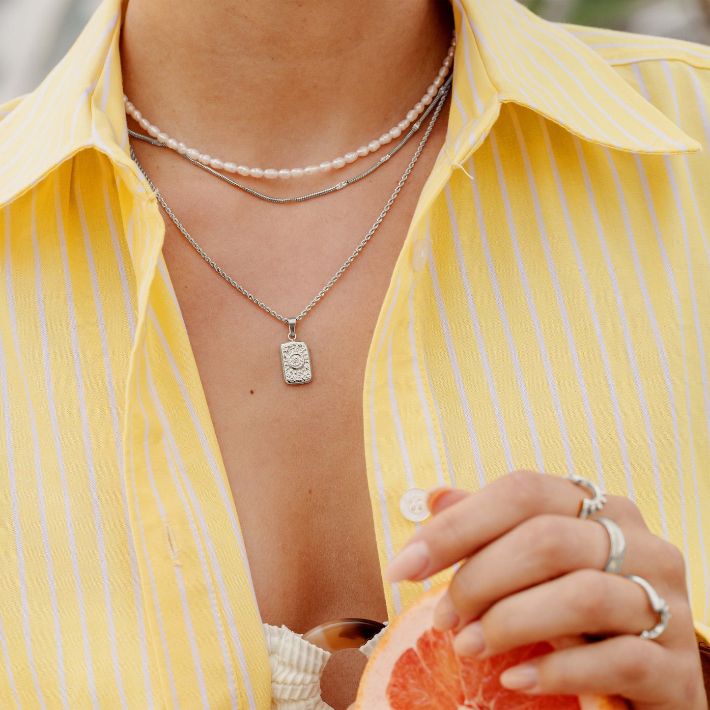 [[Farbe:Silber,shopthelook]]