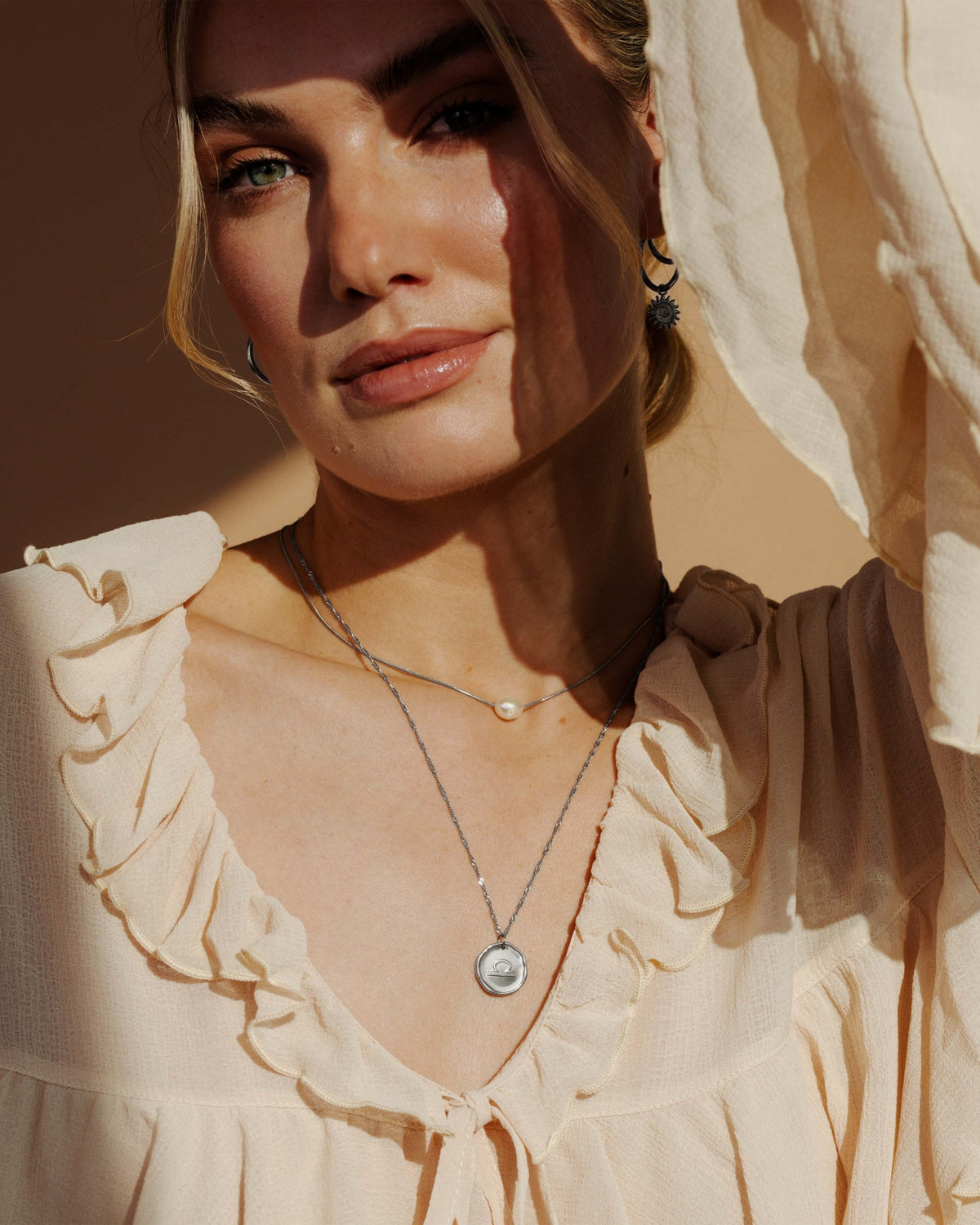 [[Farbe:Silber,shopthelook]] lua-283