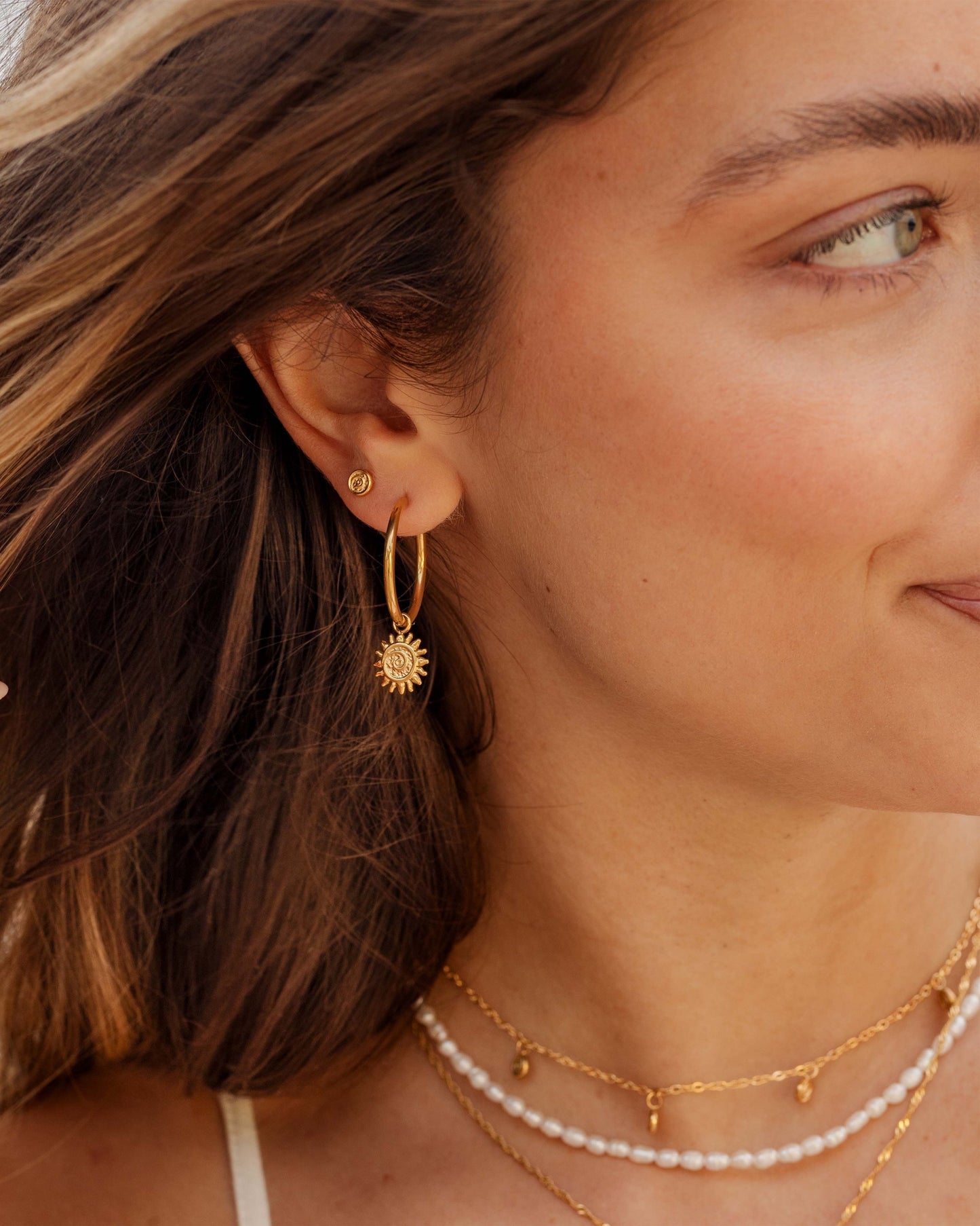 [[Farbe:Gold,shopthelook]]