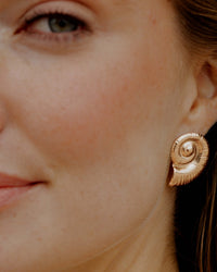 [[Farbe:Roségold,Tragebild]]