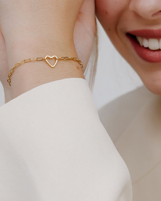 Loving Heart Bracelet Gold