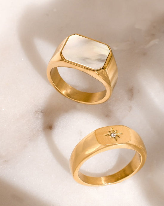 Mother of Pearls Ring Gold