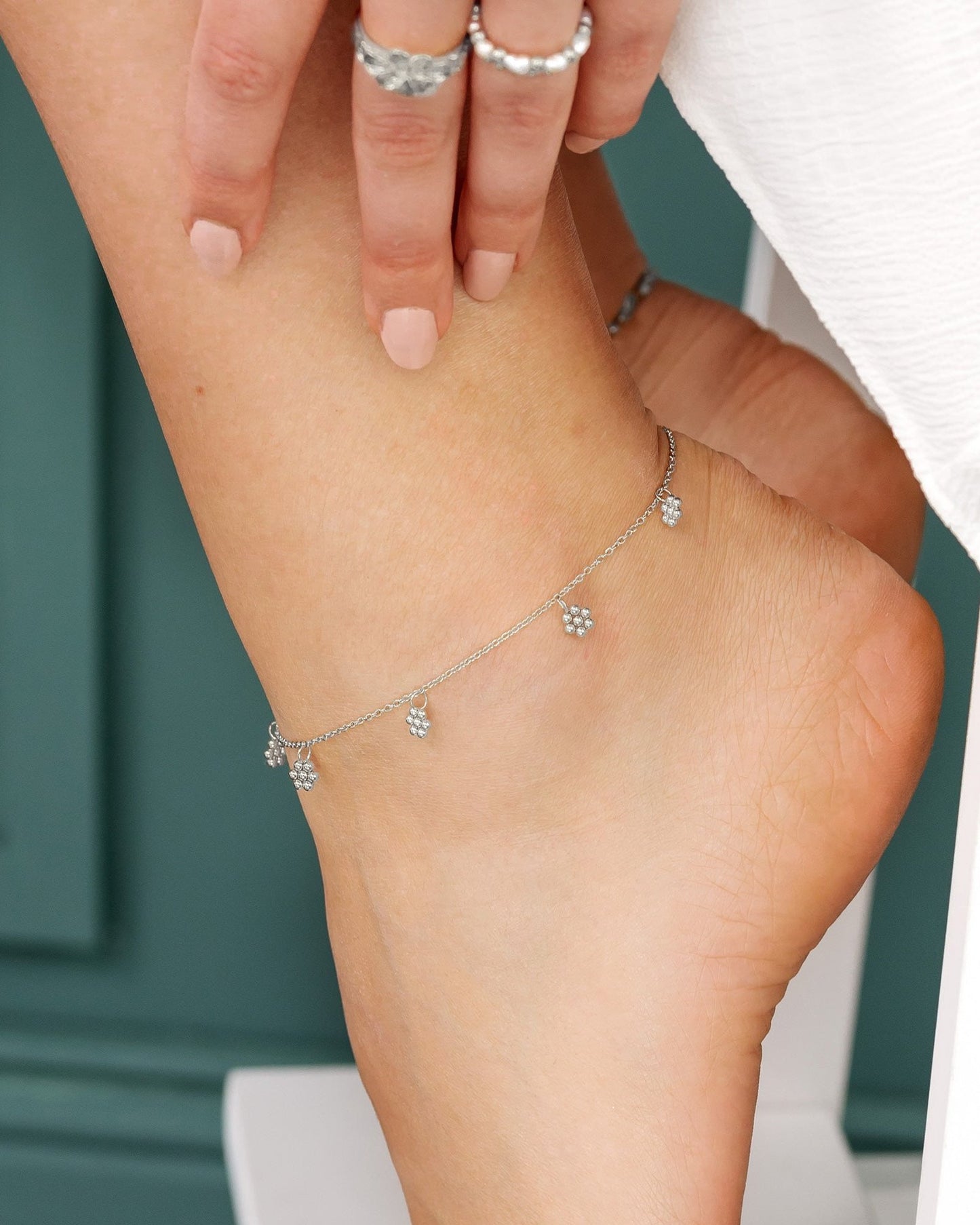 [[Farbe:Silber,shopthelook]]
