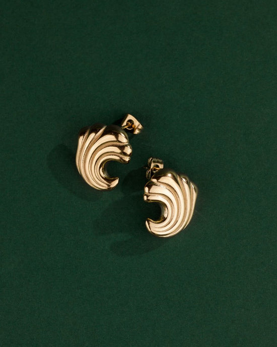 Bold Wave Studs Gold