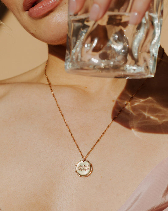 Zodiac Necklace – Aquarius / Wassermann Roségold