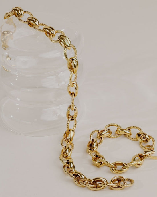 Chunky Twisted Links Necklace Gold