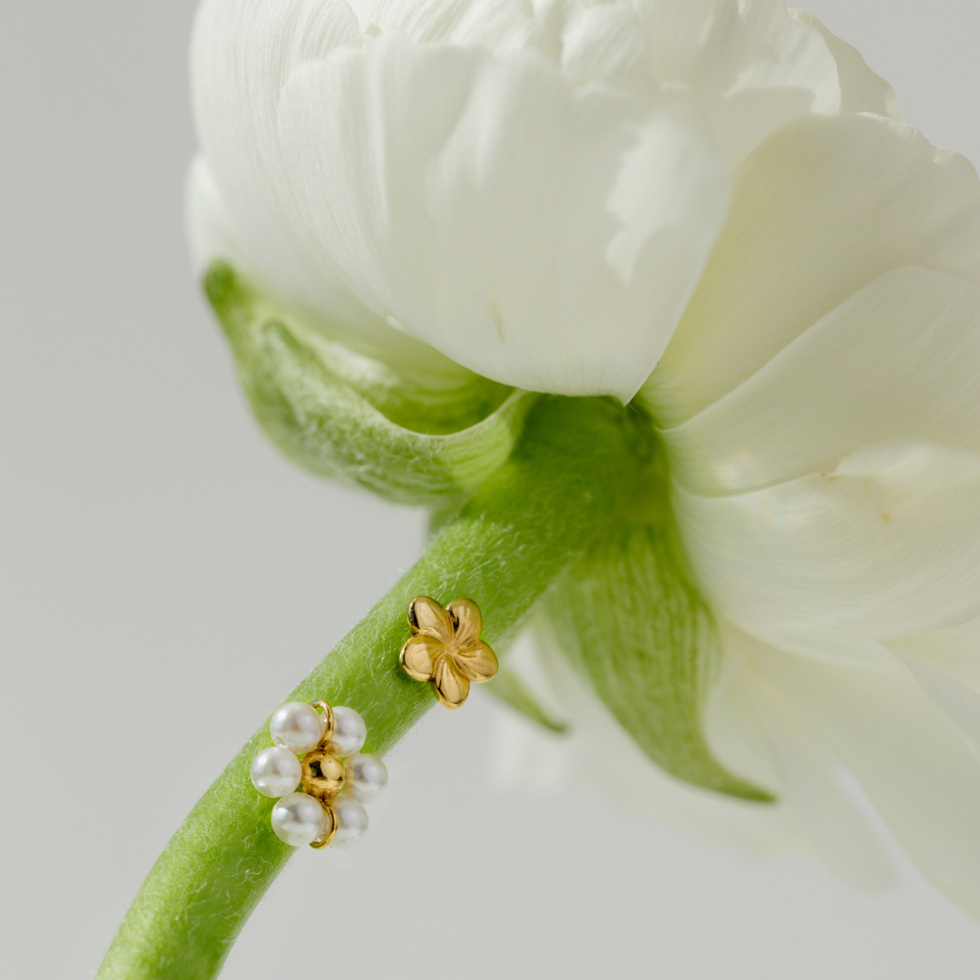 Floral Glow Studs Roségold