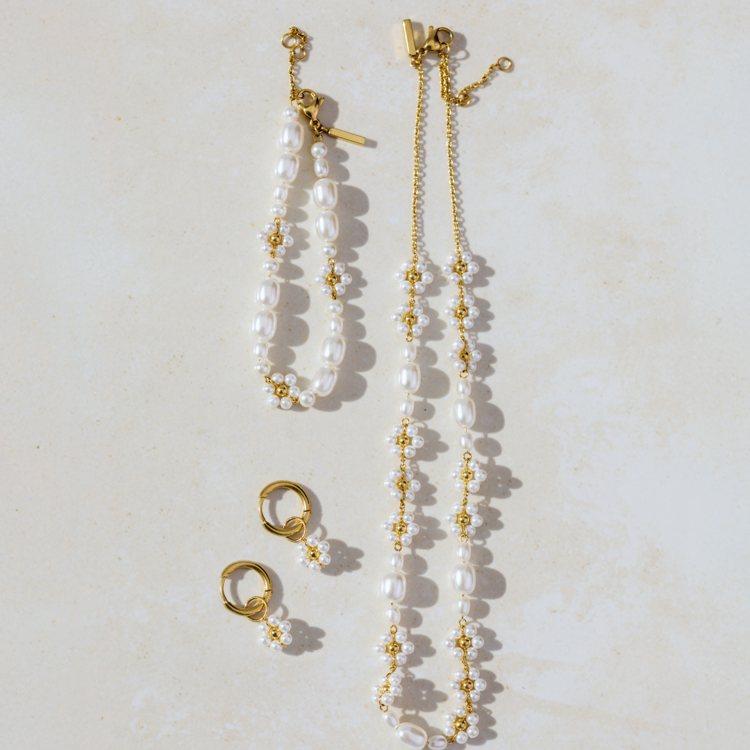 Flowery Pearls Bracelet Gold