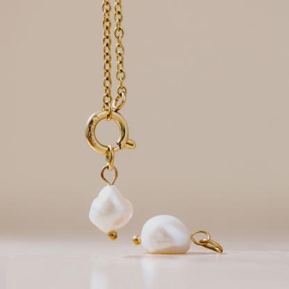 FREE Perla Necklace Charm Gold