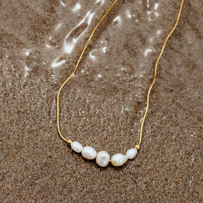 Pearlessence Choker Gold