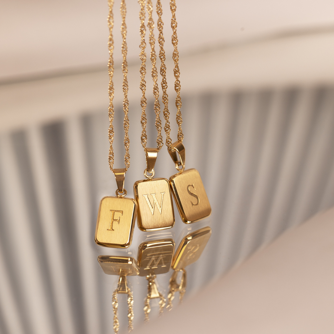 Letter Necklace F Gold