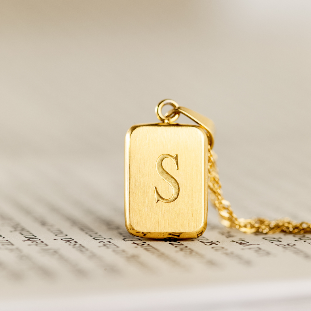 Letter Necklace S Gold
