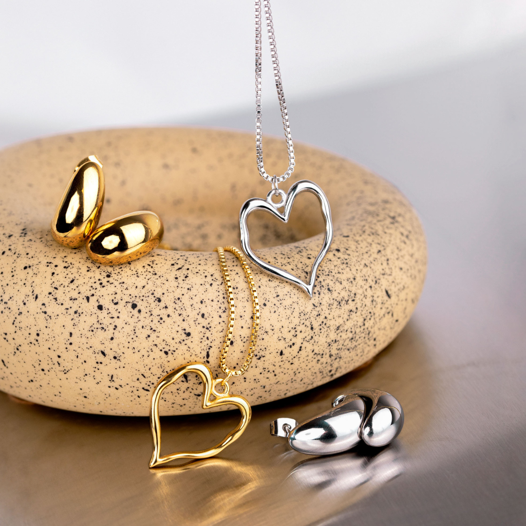 Melting Heart Necklace Gold