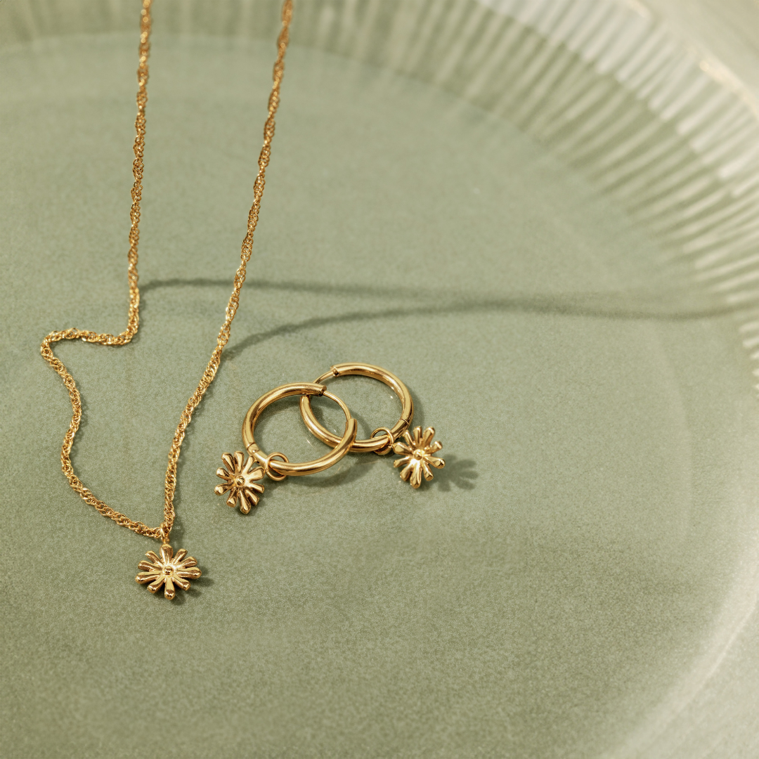 Flowery Necklace Gold