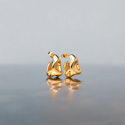 Liquid Shape Studs Gold