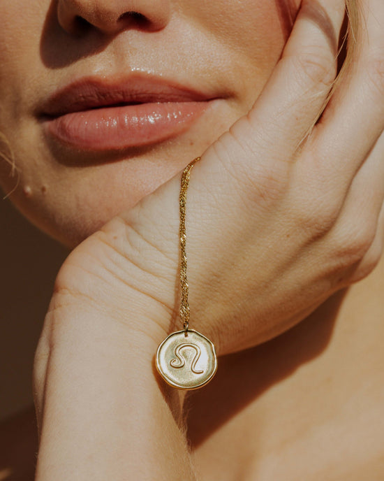Zodiac Necklace – Leo / Löwe Gold