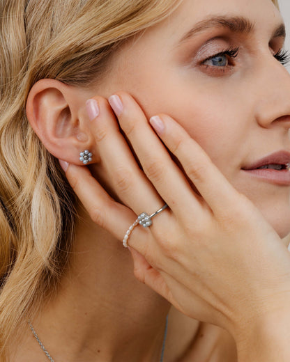 Forever Blue Daisy Studs Silber