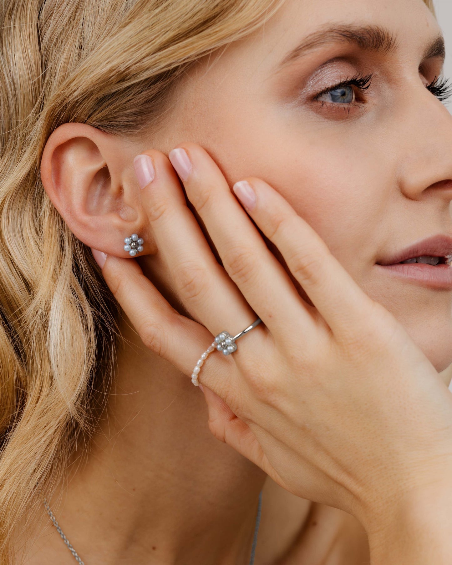 [[Farbe:Silber,shopthelook]]