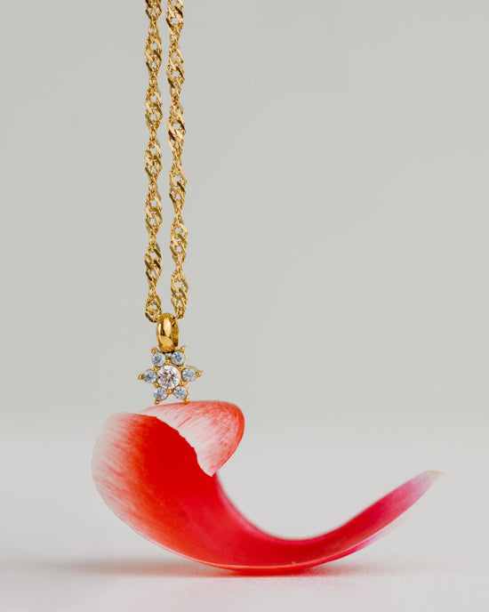 Sparkling Blue Petal Necklace Gold